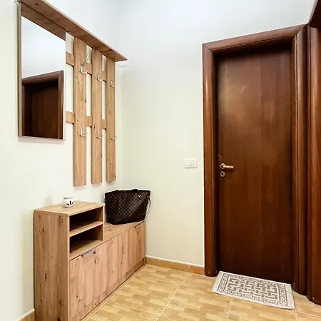 Apartment Rebeka's Apartment-myslym Shyri