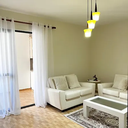 Rebeka's Apartment-myslym Shyri *